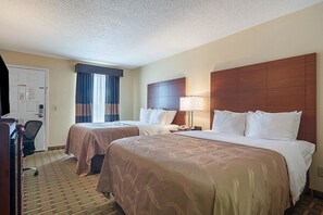 Premium bedding, desk, iron/ironing board, free WiFi