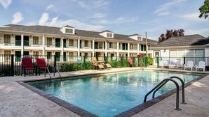 Seasonal outdoor pool - Quality Inn Hartwell (Hartwell)