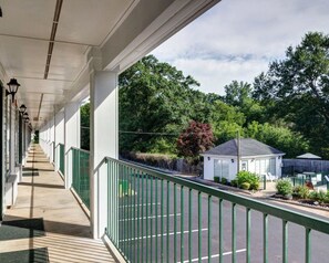 Piscine extérieure en saison