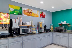 Free daily continental breakfast
