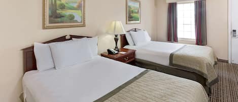 Pillowtop-Betten, Schreibtisch, Bügeleisen/Bügelbrett