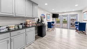 Free daily continental breakfast  - Baymont by Wyndham Sanford (Sanford)
