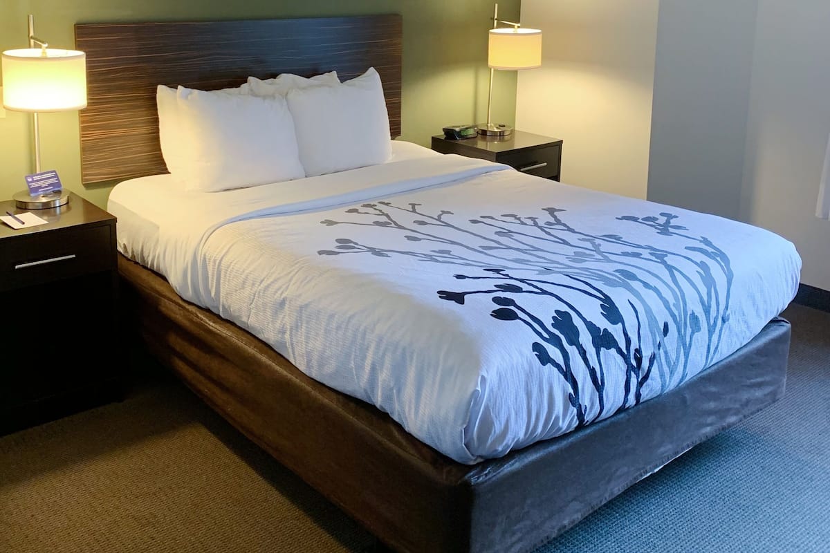 Desk, blackout drapes, iron/ironing board, free cribs/infant beds