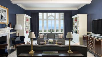 55-inch Smart TV with satellite channels, TV, fireplace