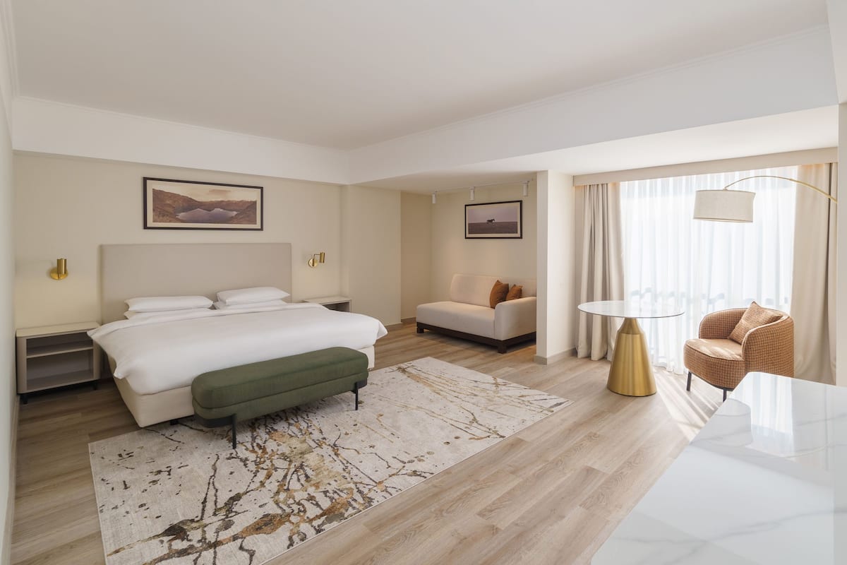 Minibar, in-room safe, desk, soundproofing