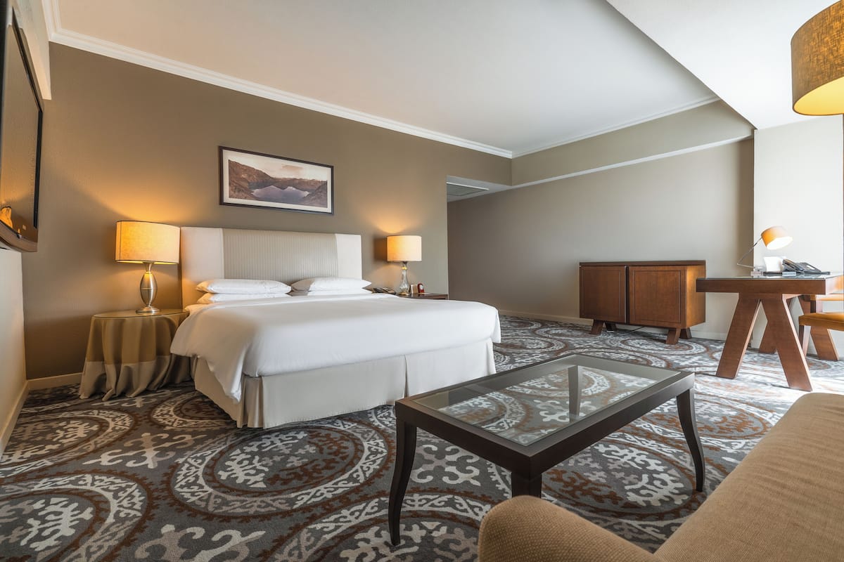 Minibar, in-room safe, desk, soundproofing