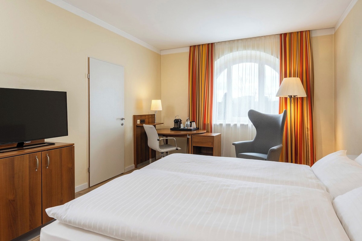 Minibar, in-room safe, desk, soundproofing