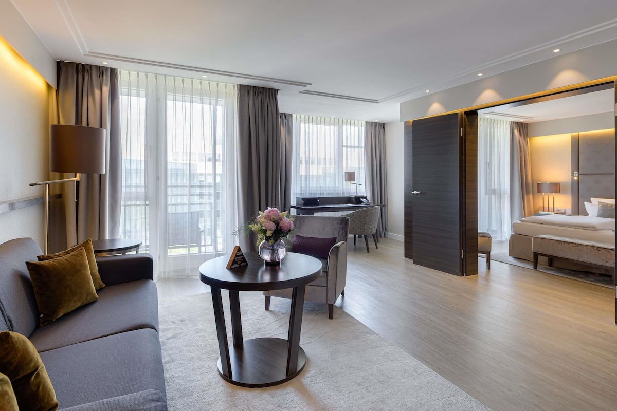 Superior-suite | 1 soveværelse, allergivenligt sengetøj, minibar, pengeskab på værelset