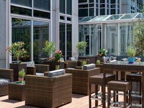 Dinner served, international cuisine, garden views  - Pullman Munich (Munich)