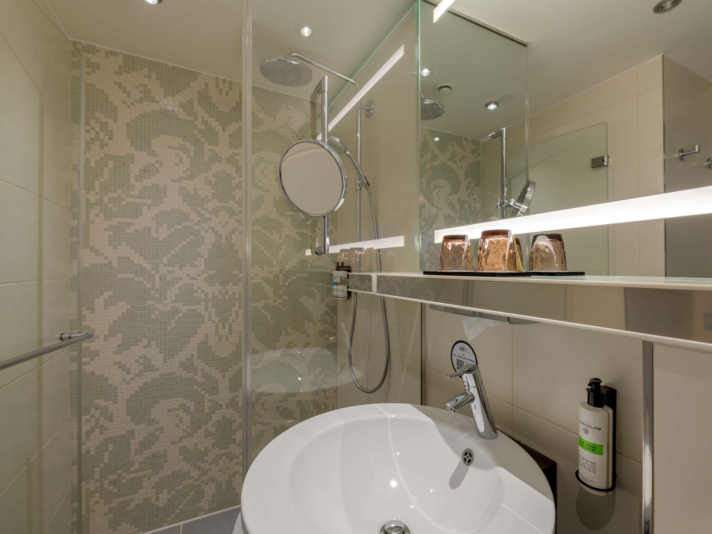 Hypo-allergenic bedding, minibar, in-room safe, individually decorated