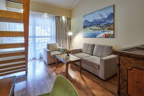 Classic Duplex, 1 King Bed | Hypo-allergenic bedding, in-room safe, desk, laptop workspace - Riessersee Hotel (Garmisch-Partenkirchen)