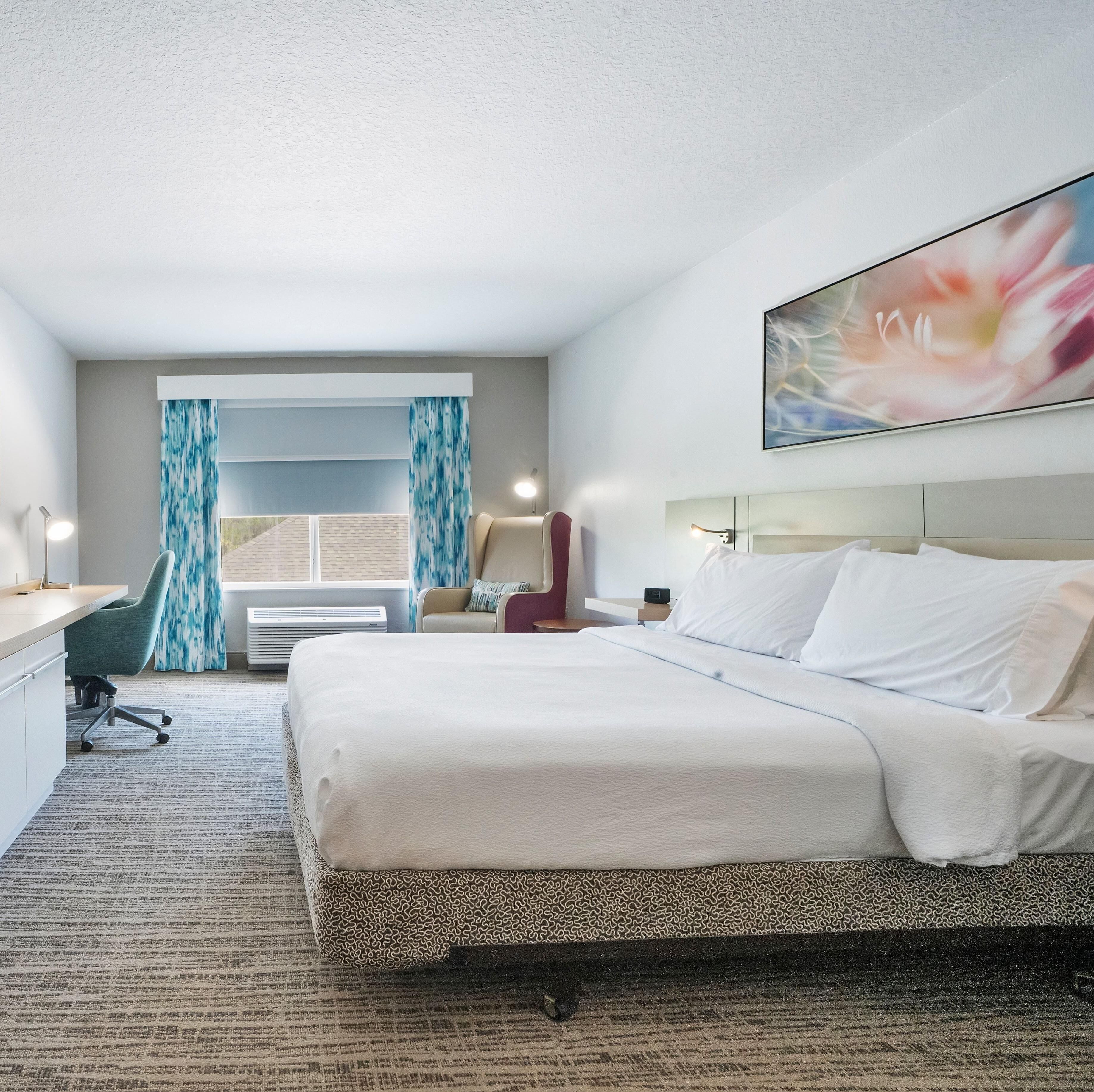 Select Comfort beds, in-room safe, desk, blackout drapes