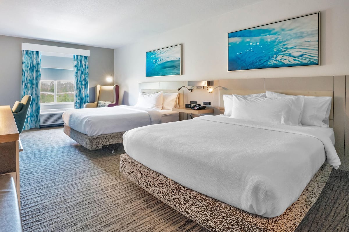 Select Comfort beds, in-room safe, desk, blackout drapes