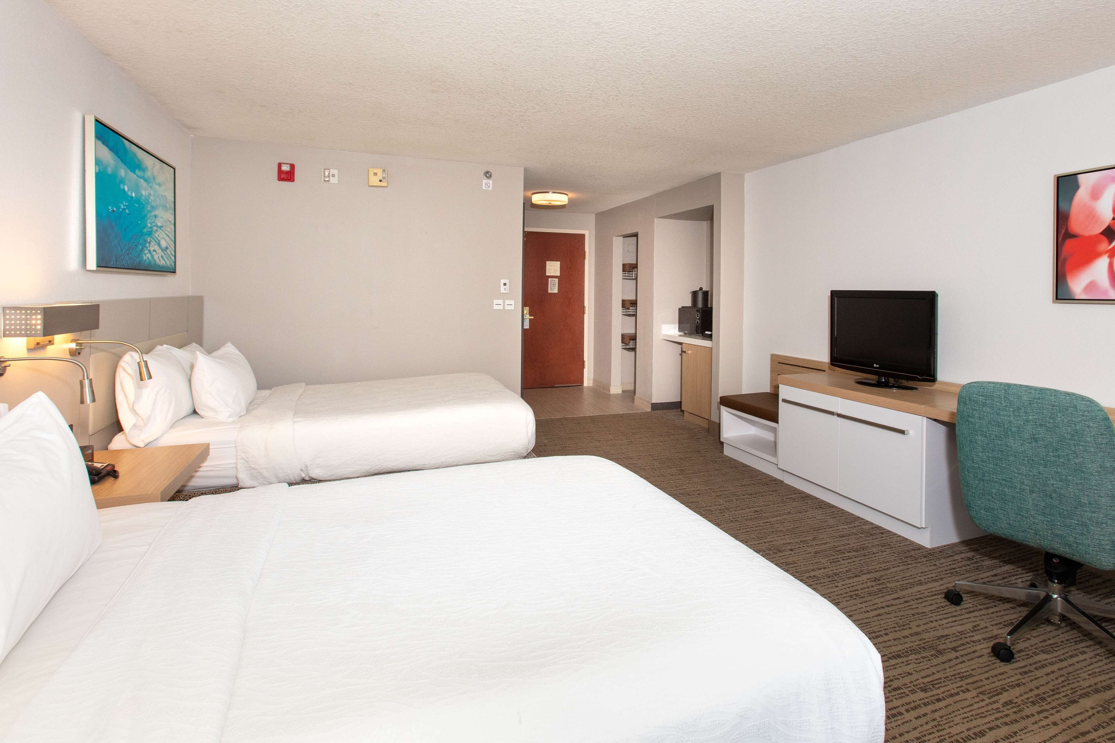 select comfort beds, in-room safe, desk, blackout curtains