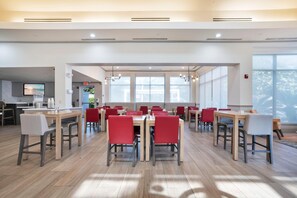 Breakfast and dinner served - Hilton Garden Inn Jacksonville Airport (Jacksonville)