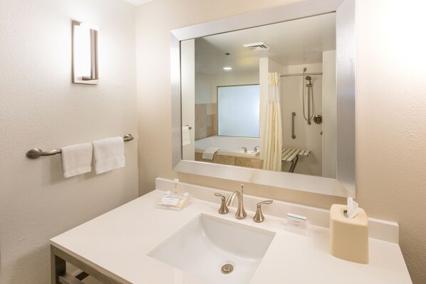 Suite, Accessible | Bathroom | Combined shower/tub, free toiletries, hair dryer, towels