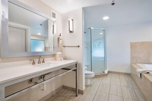 Bathroom - Hilton Garden Inn Jacksonville Airport (Jacksonville)