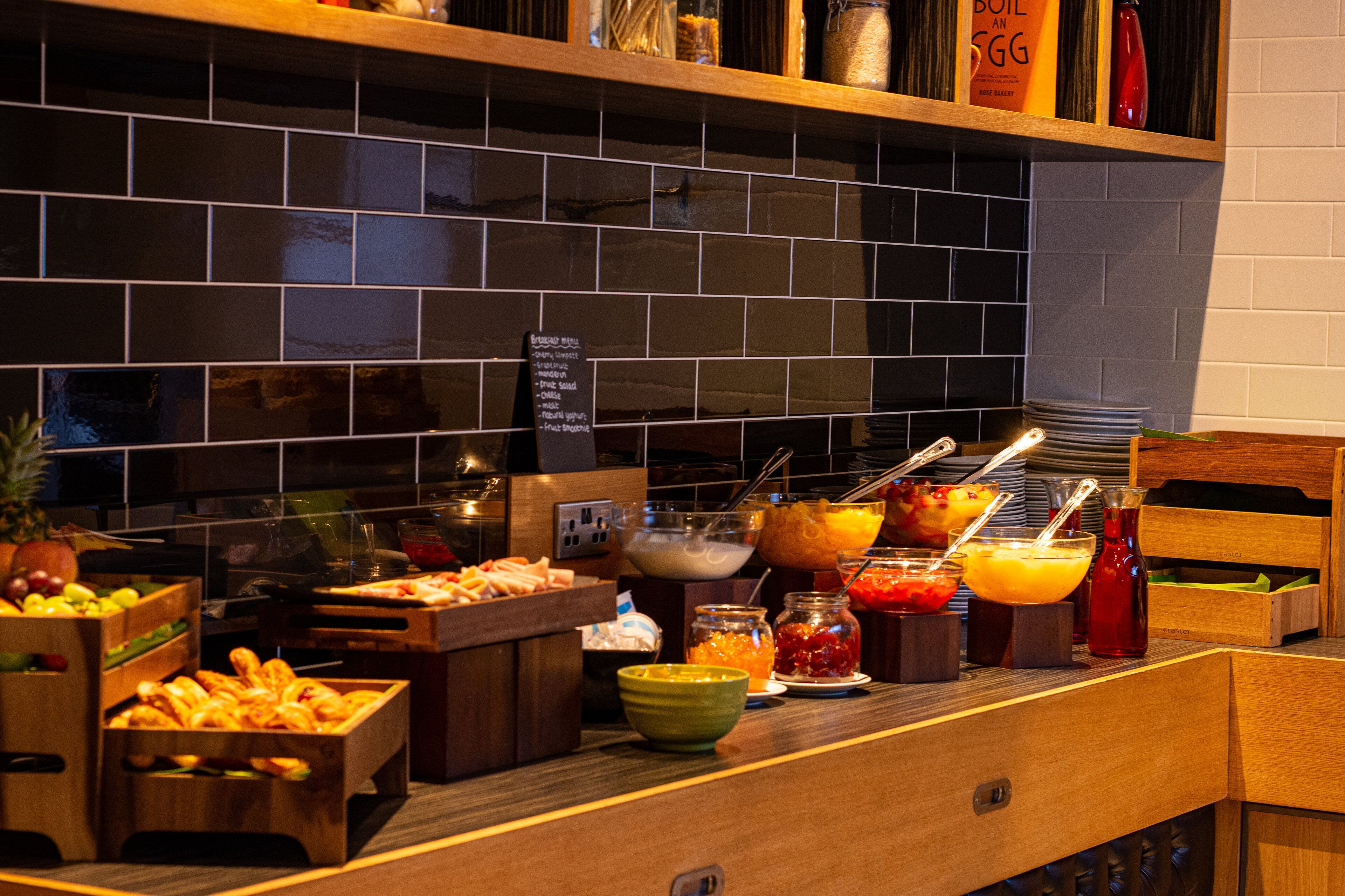 breakfast, lunch, dinner served; british cuisine