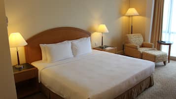 Deluxe Double Room | Bar mini, peti besi dalam bilik, meja, seterika/papan seterika