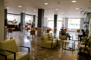 Lobby-Lounge