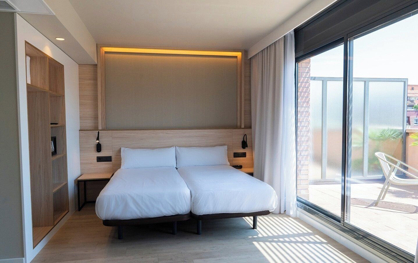 Desk, free WiFi, bed sheets