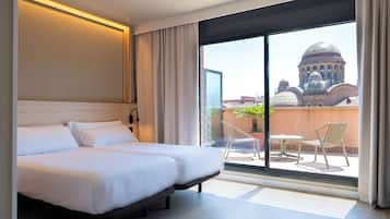 Double Room, Terrace | Desk, free WiFi, bed sheets