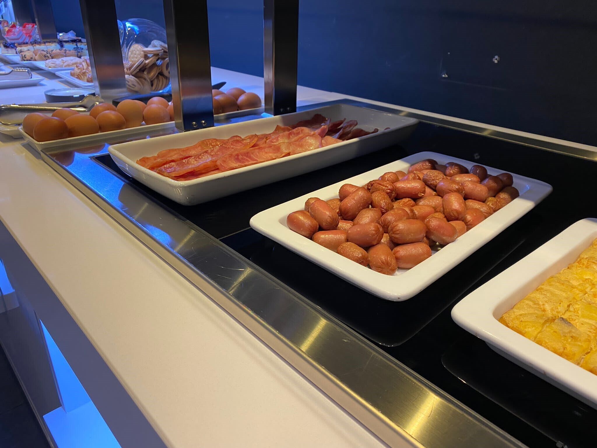 daily buffet breakfast (eur 11 per person)