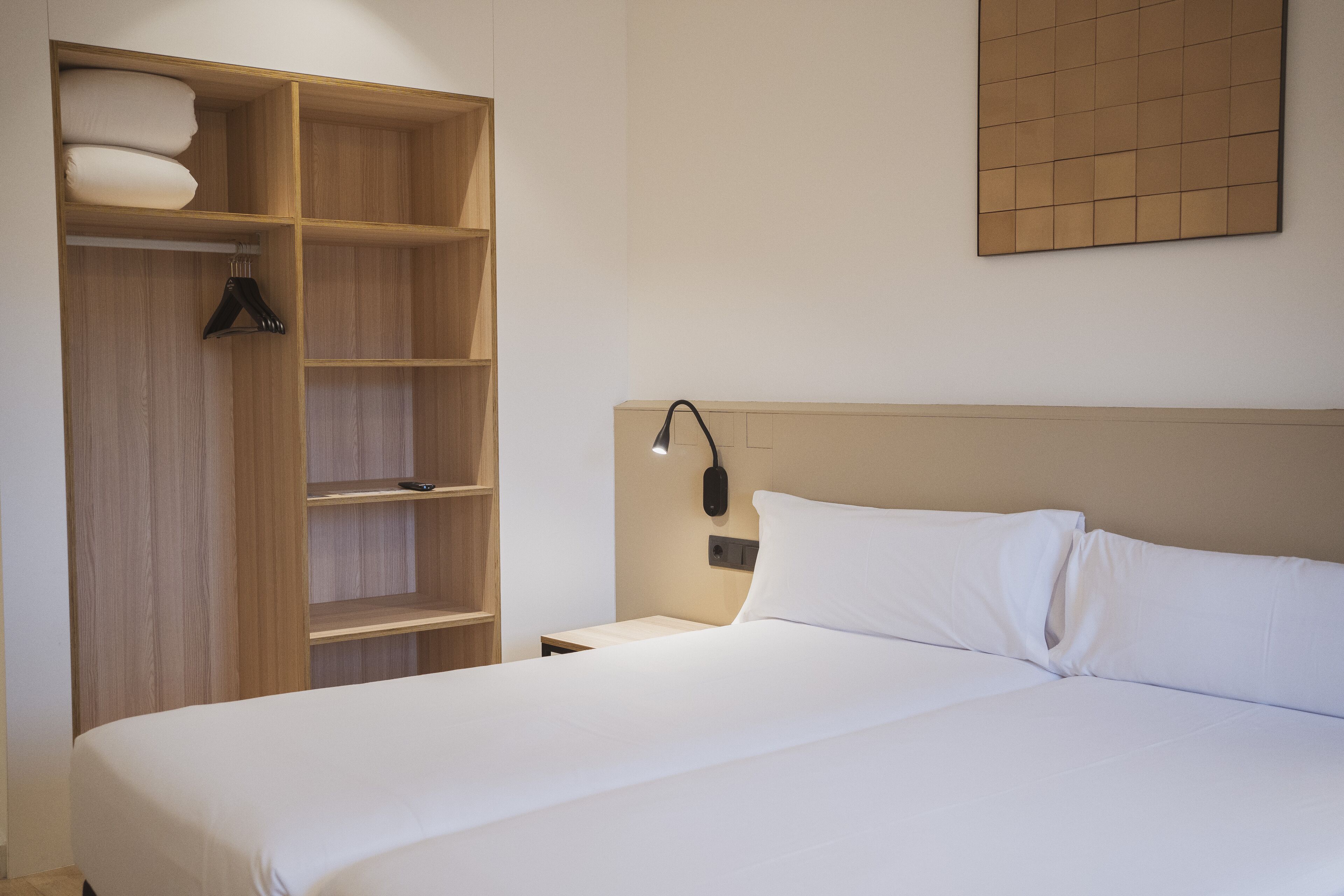 double room (new style) | desk, free wifi, bed sheets