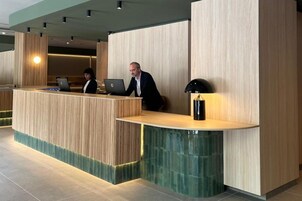 Lobby lounge