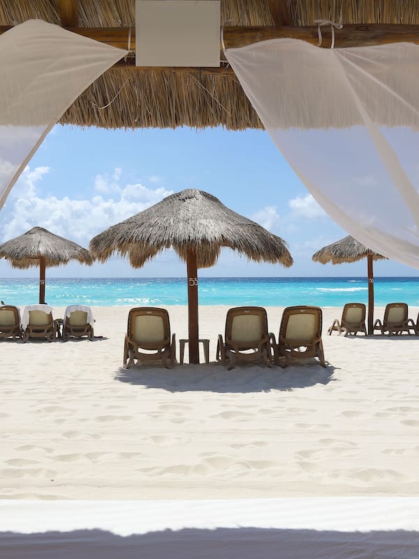 在海滩、沙滩毛巾