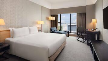 Chambre Exécutive, 1 très grand lit | 1 chambre, coffres-forts dans les chambres, bureau, rideaux occultants