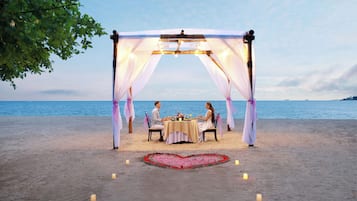 Breakfast, lunch, dinner served; international cuisine, pool views