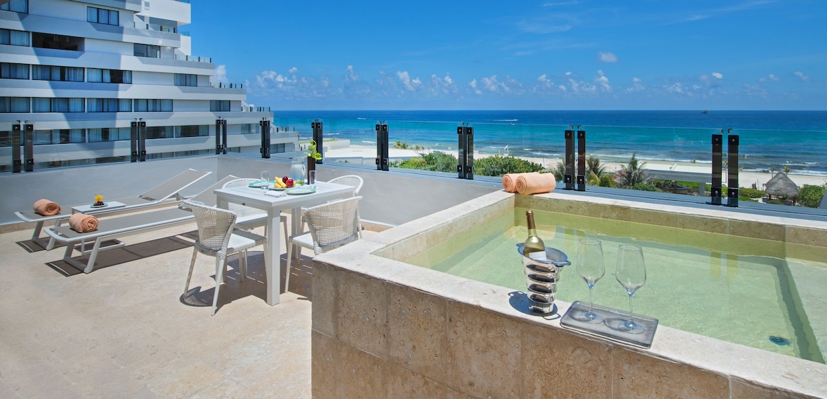 Park Royal Beach Cancun Family Suite with Terrace and Private Pool