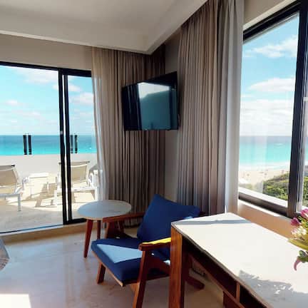 Family Suite with Terrace Ocean Front | Terrace/patio