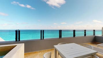 Family Suite with Terrace Ocean Front | Vista desde la habitación