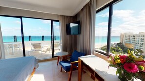 Family Suite with Terrace | Vistas desde la habitación