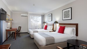 Deluxe Twin Room | Bar mini, meja, seterika/papan seterika, katil bayi/kot (surcaj) 