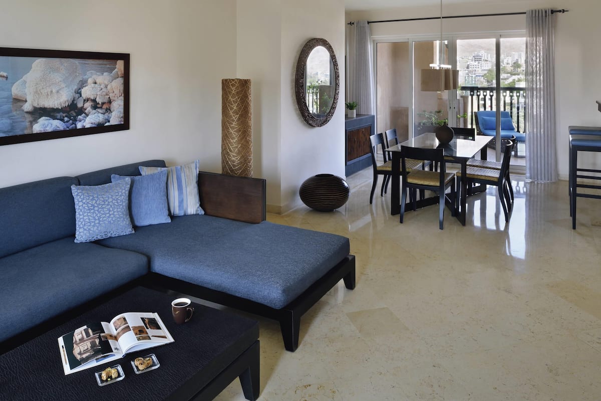 Room, 3 Bedrooms | 1 bedroom, in-room safe, desk, laptop workspace