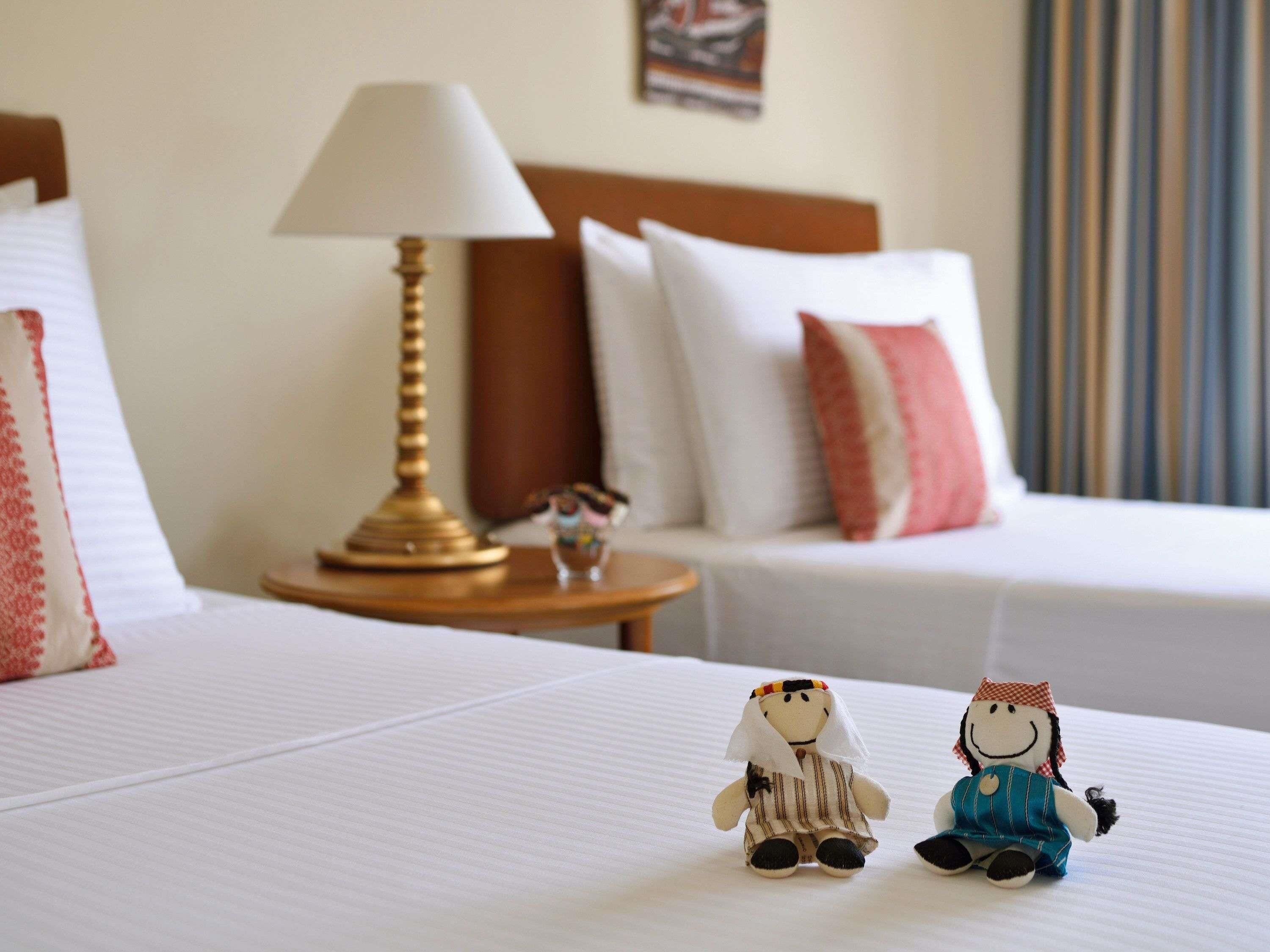 Zimmersafe, Schreibtisch, laptopgeeigneter Arbeitsplatz