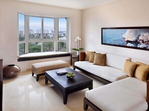 套房, 3 间卧室 | 客房内保险箱、办公桌、笔记本电脑工作区、遮光窗帘