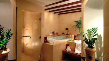 Soins corporels, soins d'aromathérapie, massages des tissus profonds