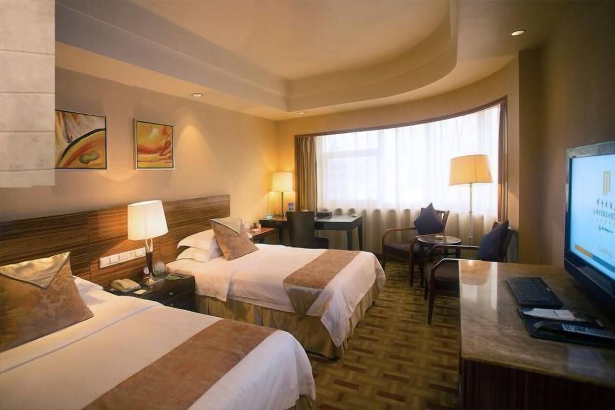 Minibar, rollaway beds (surcharge)