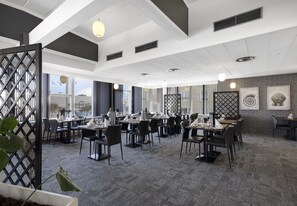 Dinner served, international cuisine - Østergaards Hotel (Herning)