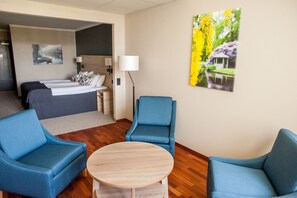 Habitación superior | Caja de seguridad en la habitación, escritorio y wifi gratis 