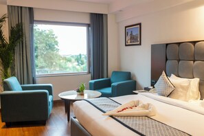 Suite estudio familiar | Ropa de cama de alta calidad, caja fuerte, sistema de insonorización