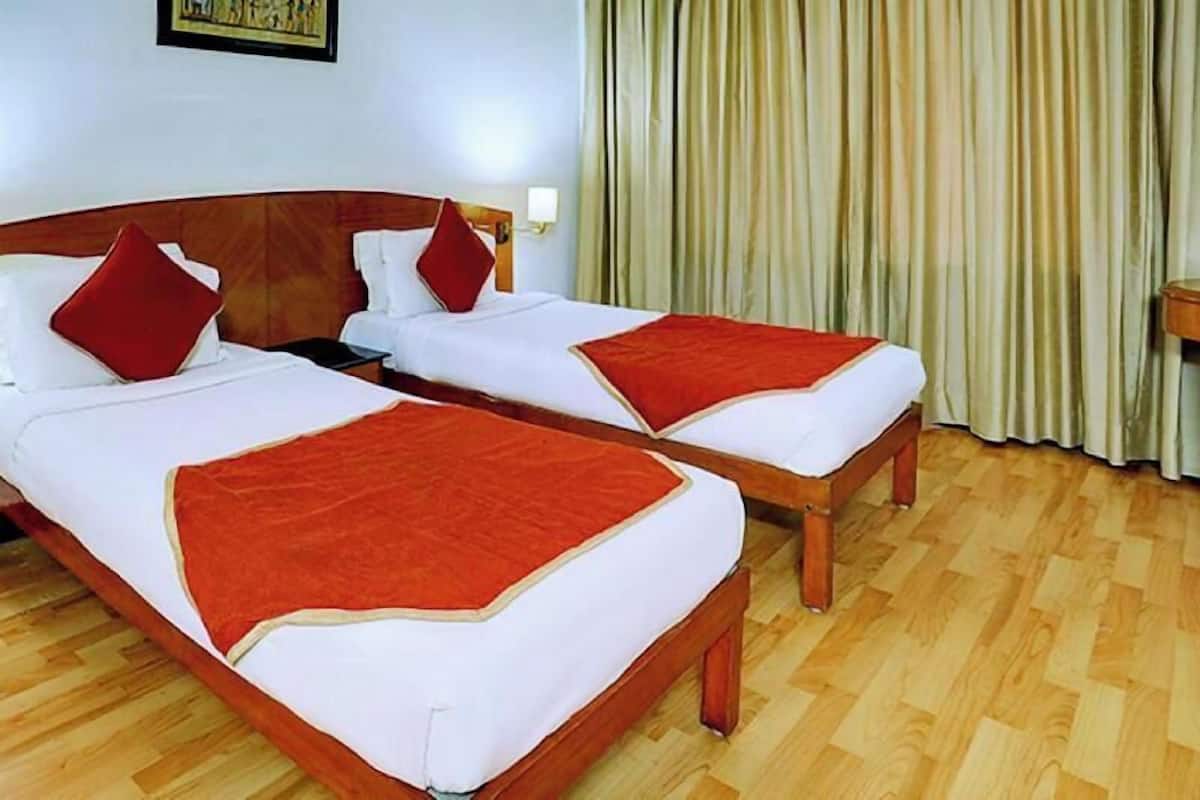 Premium bedding, in-room safe, soundproofing, free WiFi