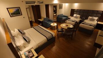 Familiestudio-suite | Premium-sengetøj, pengeskab på værelset, lydisolering, gratis Wi-Fi