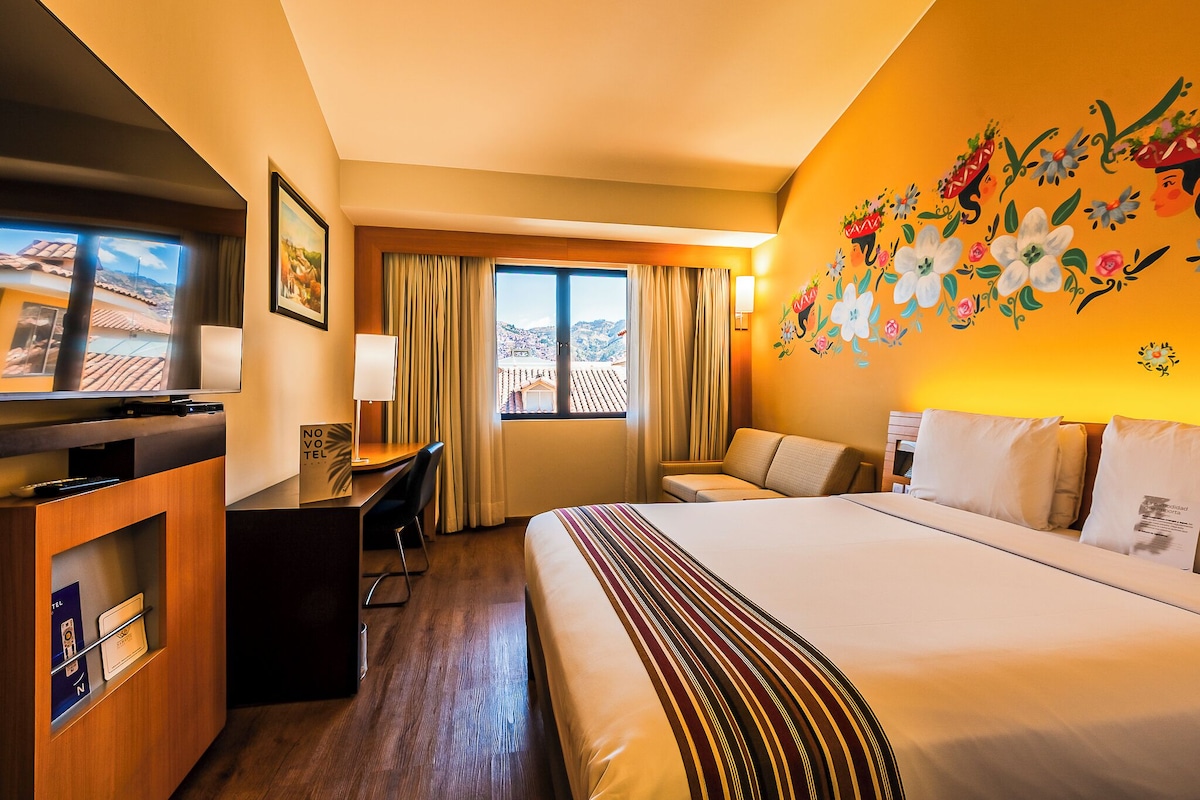 Standard Room, 1 Double Bed | Minibar, in-room safe, desk, iron/ironing board (on request)