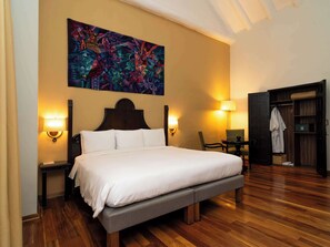 1 bedroom, minibar, in-room safe, desk