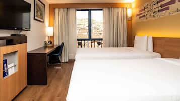 Minibar, in-room safe, desk, iron/ironing board